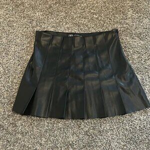 Zara Pleated Faux Leather Skirt Women’s Small